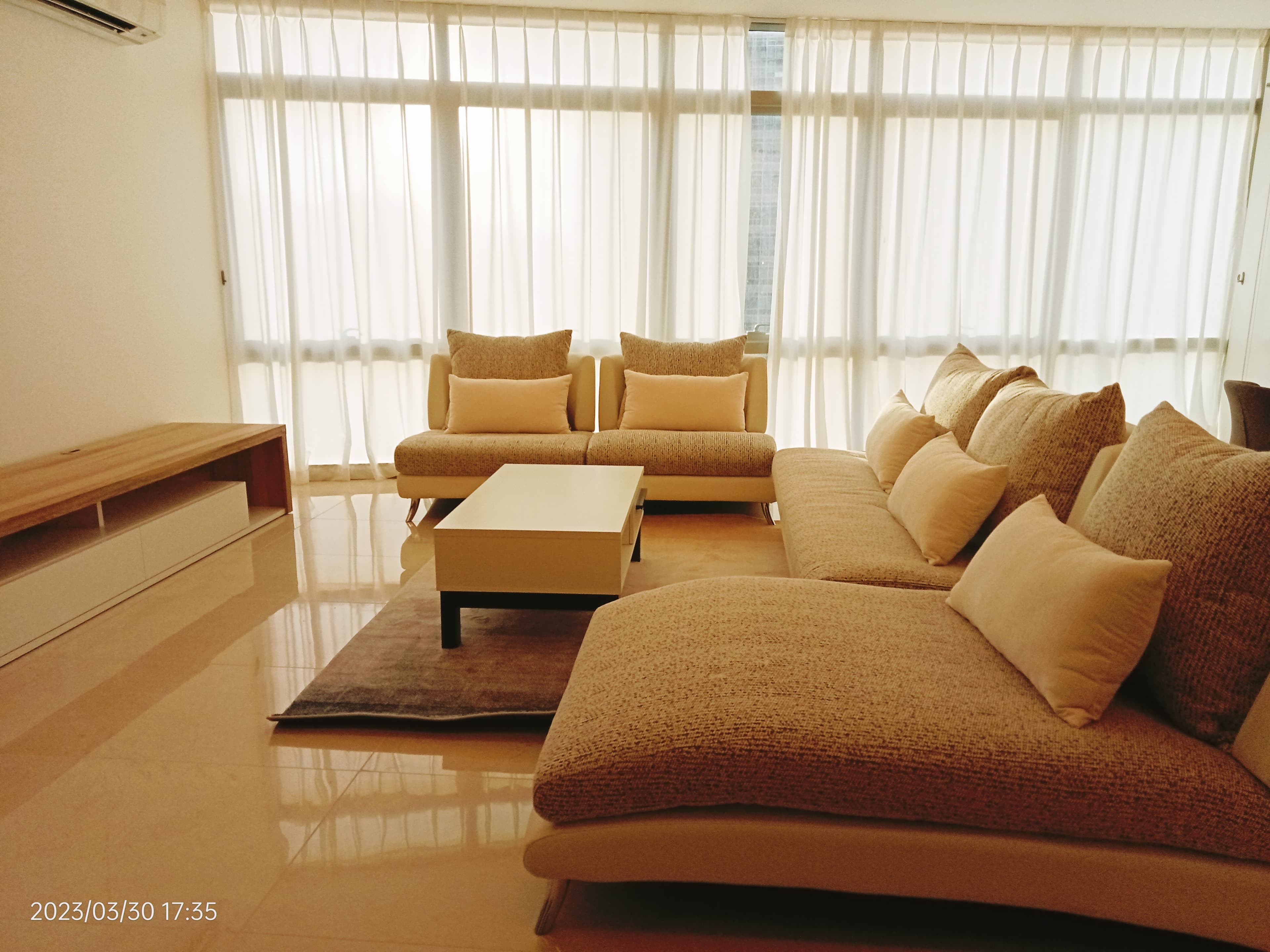 Semi Furnished 3 bedroom in East Gallery Place - Bonifacio Global City, Taguig - photo 1