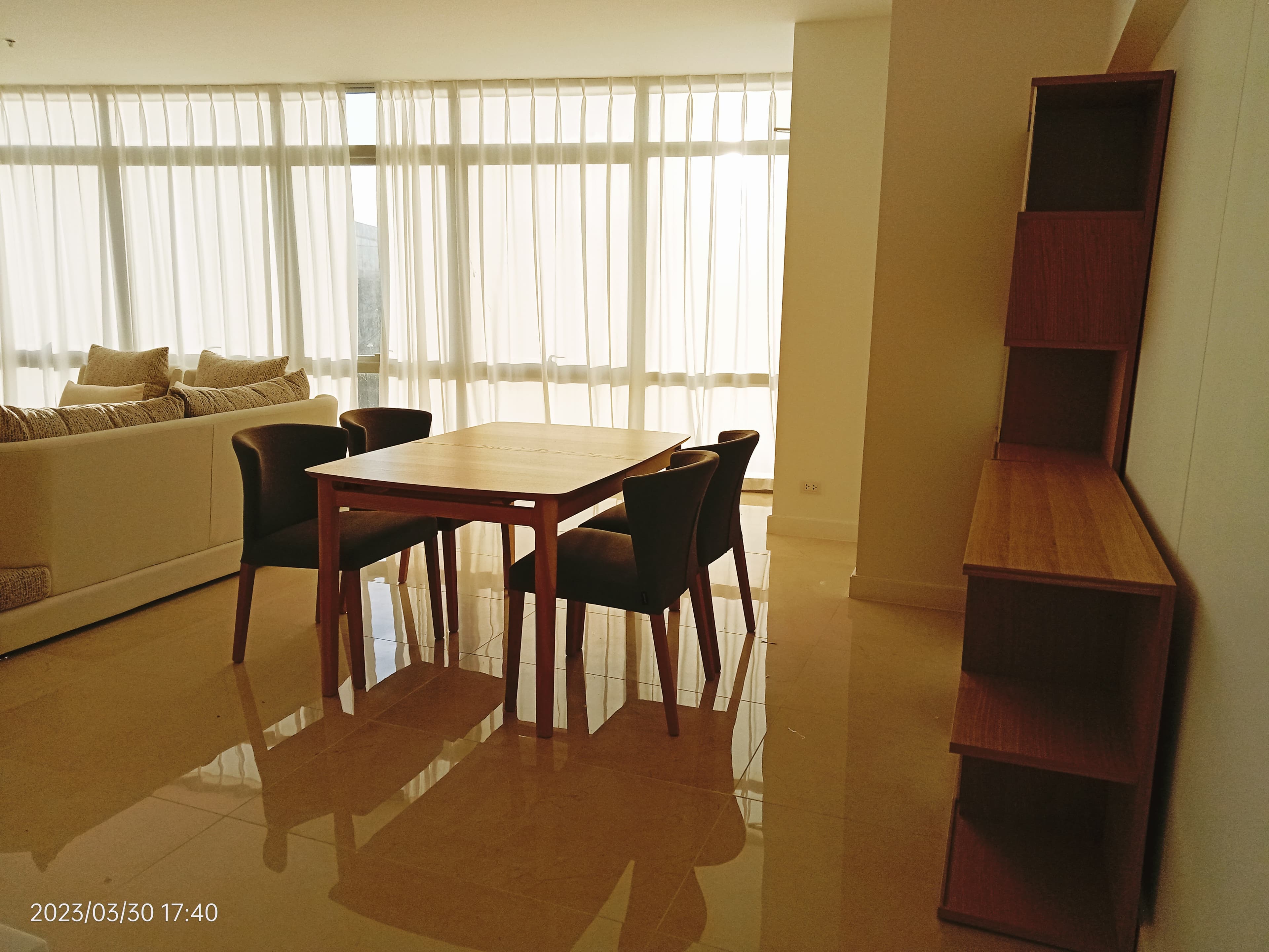 Semi Furnished 3 bedroom in East Gallery Place - photo 3