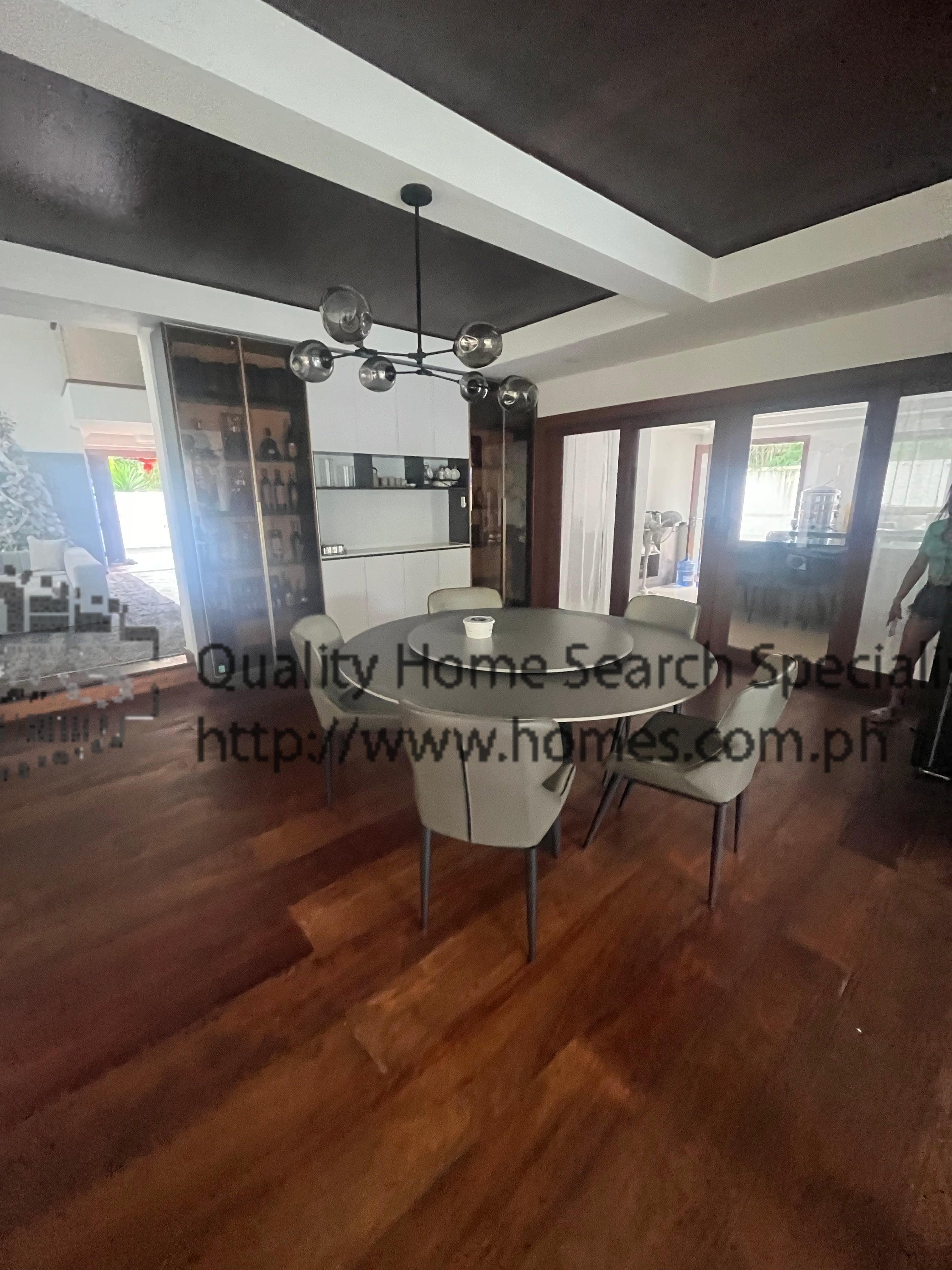 7 Bedroom House