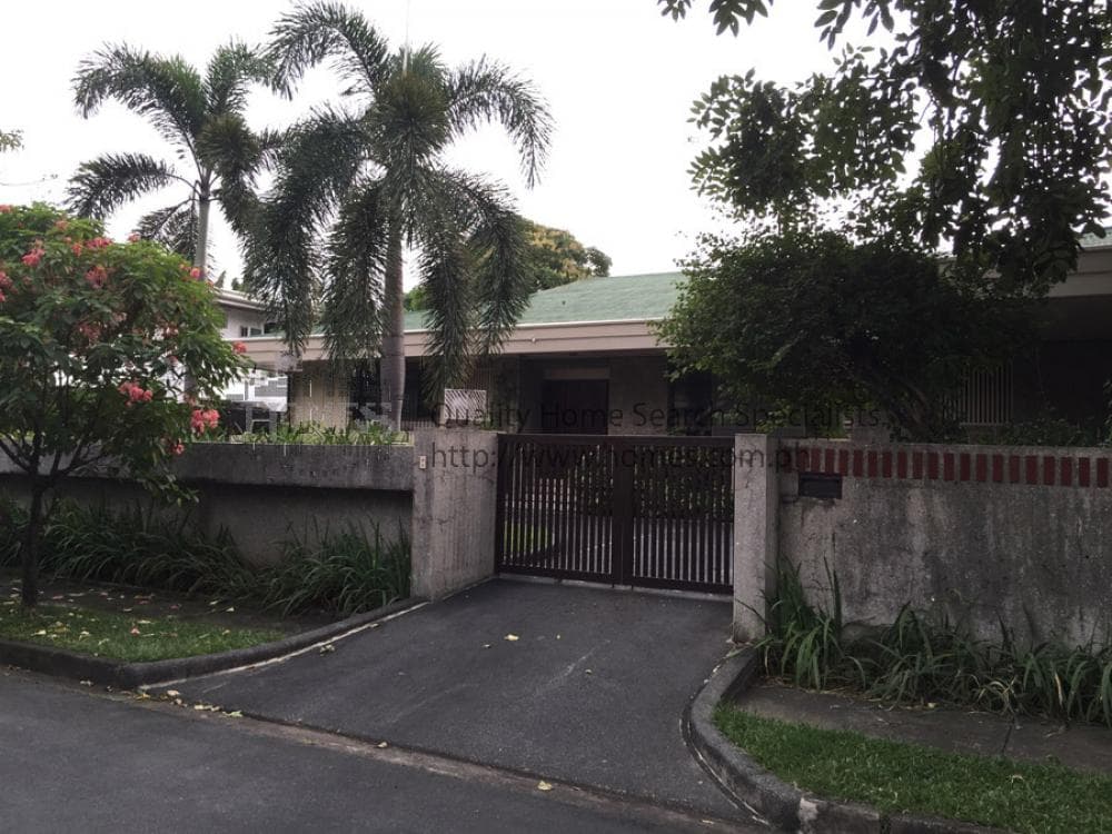 Spacious and stately bungalow - Dasmarinas Village, Makati - photo 1