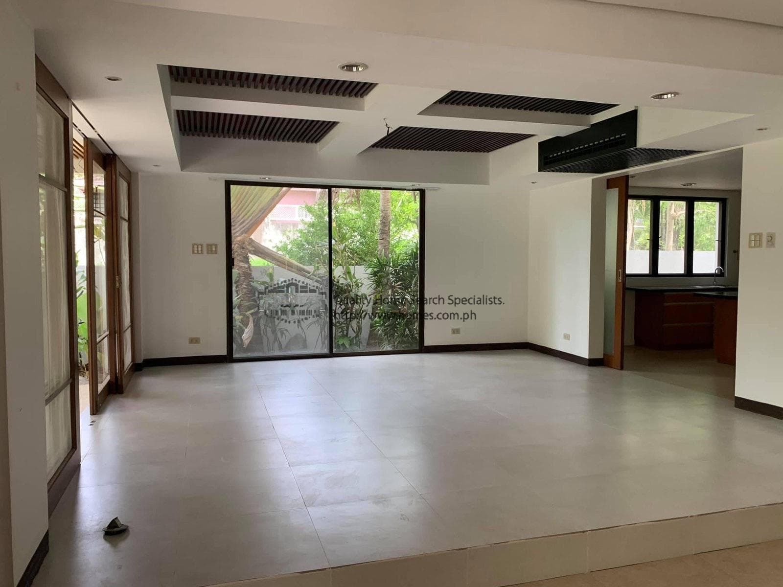 6 Bedroom House - photo 2