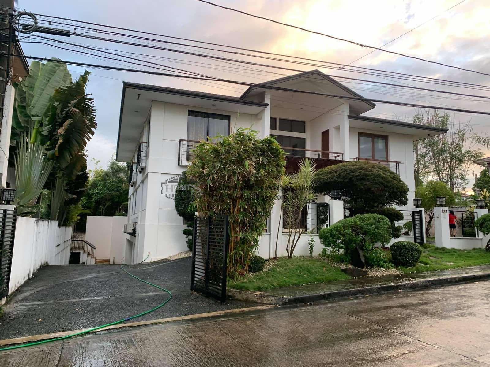 6 Bedroom House