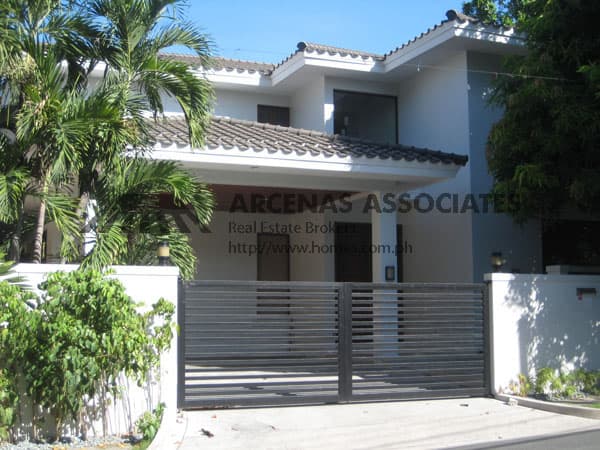 4 bedroom house in Bel Air Village - photo 2