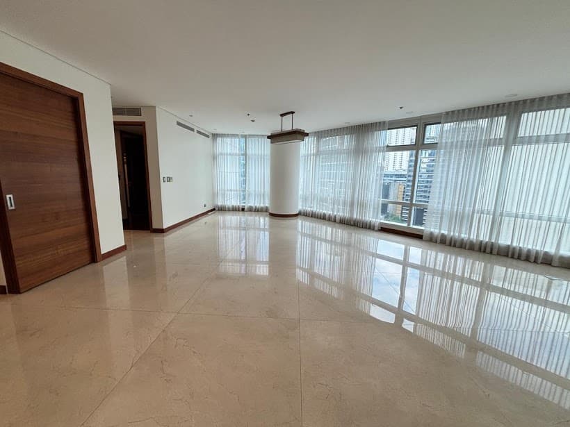 Bright and Spacious Semi Furnished Unit - photo 2