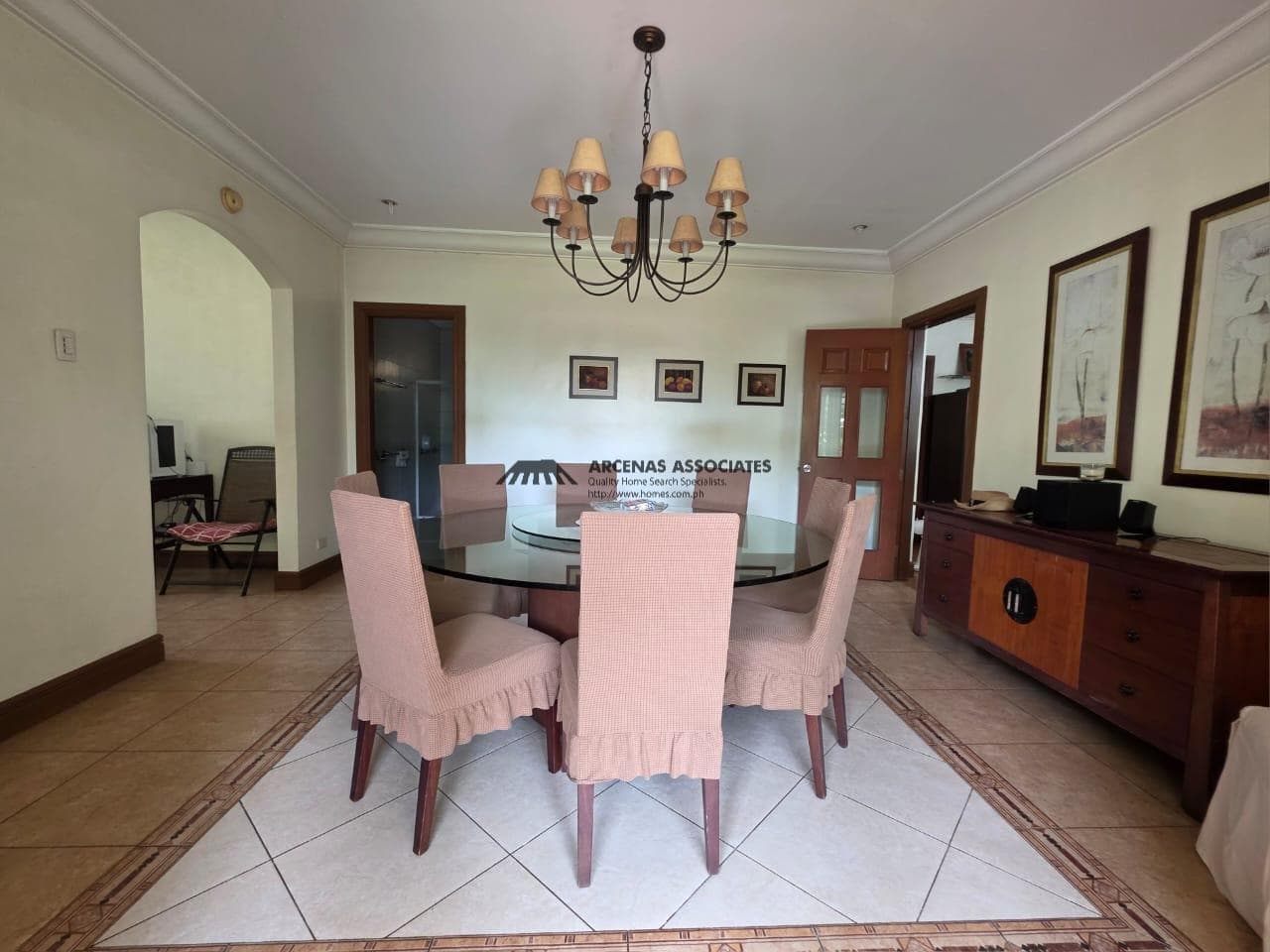 Timeless Mid-Century Modern Bungalow with Expansive Lanai - photo 3