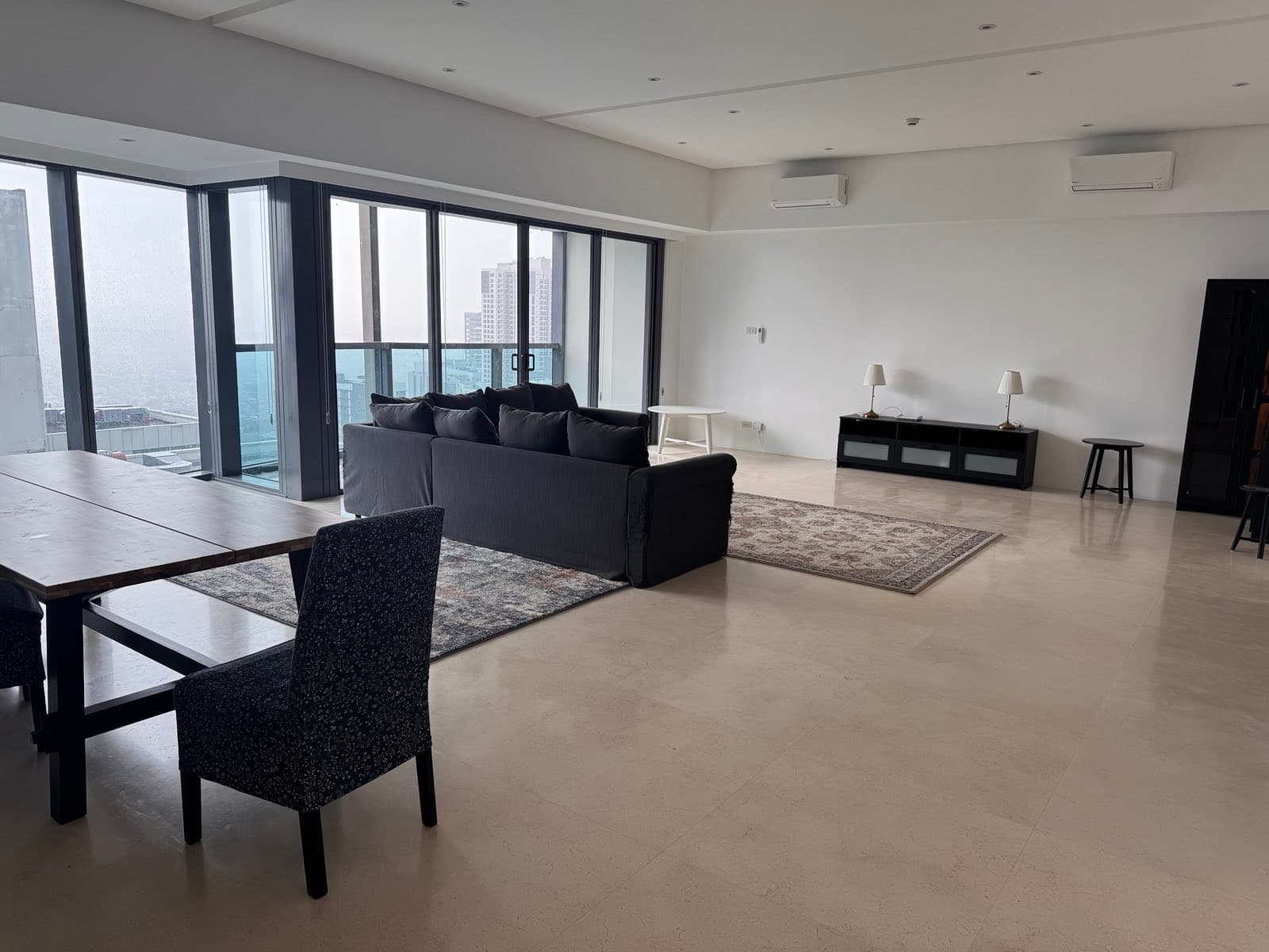 Contemporary Urban Elegance at Grand Hyatt Residences - photo 3