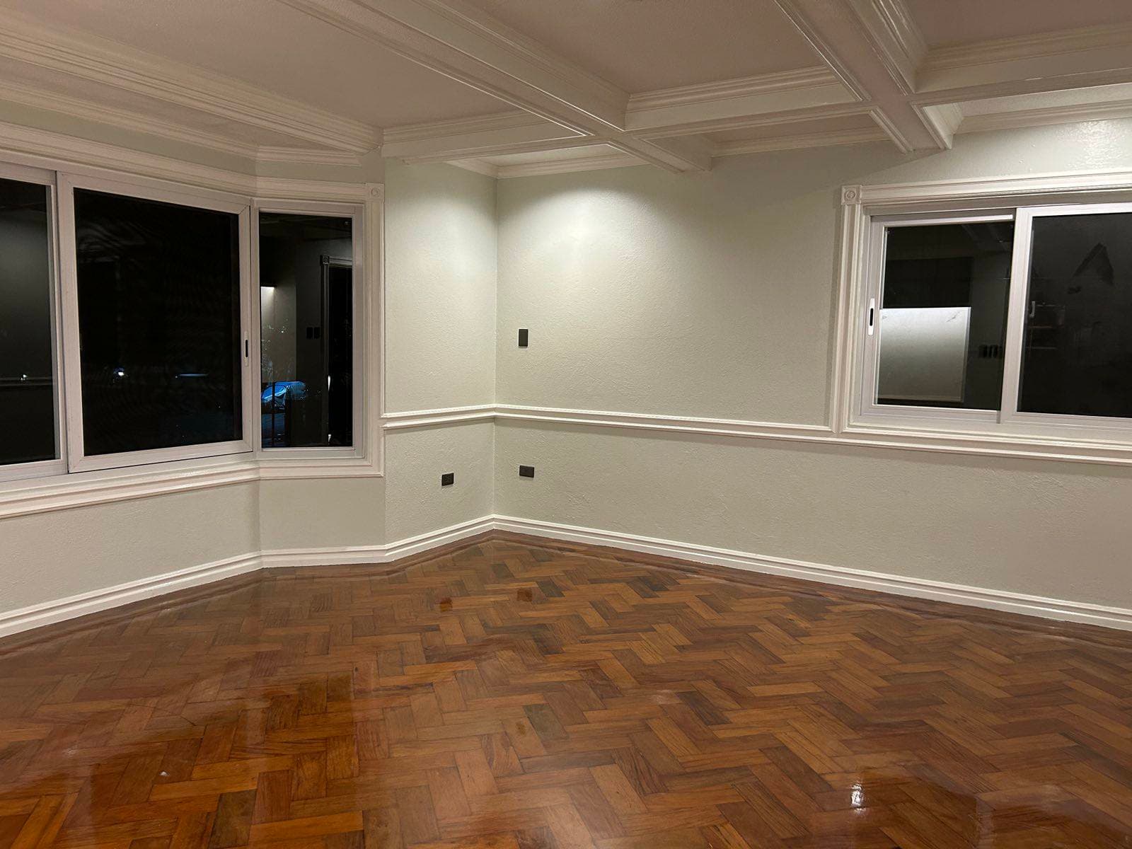 Elegantly updated duplex house - photo 2