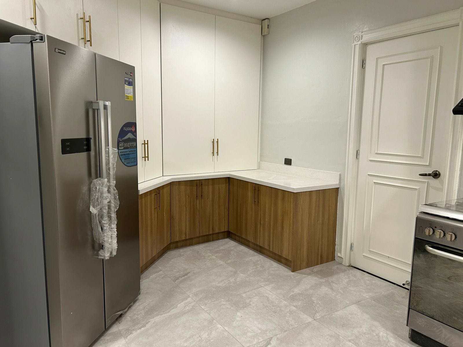 Elegantly updated duplex house - photo 4