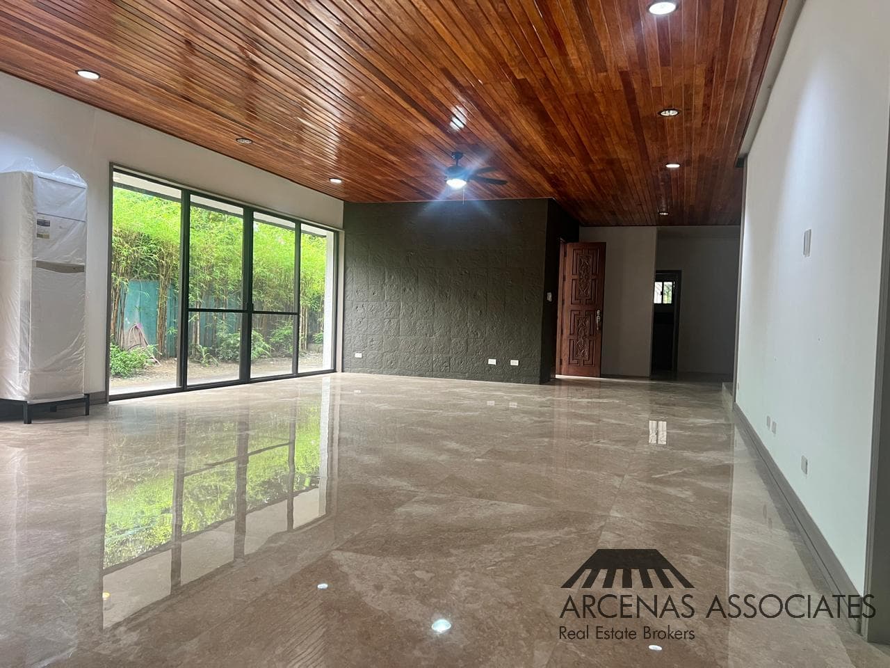Sophisticated Duplex House - photo 4