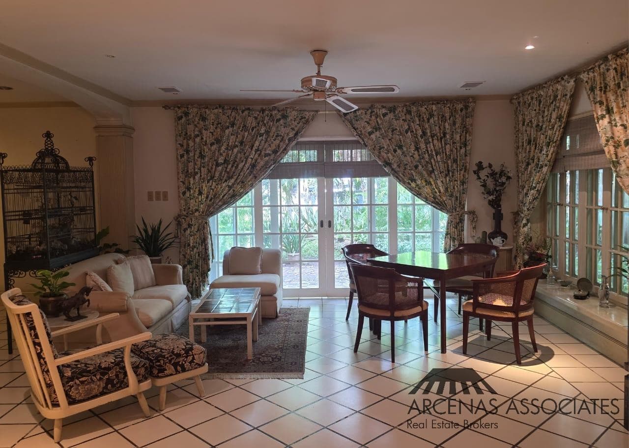 Timeless Tropical 2 storey in Kasiyahan Forbes Park - photo 3