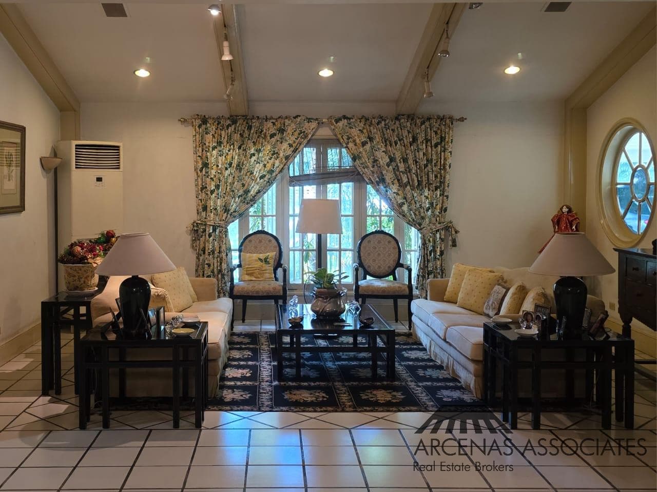 Timeless Tropical 2 storey in Kasiyahan Forbes Park - photo 4