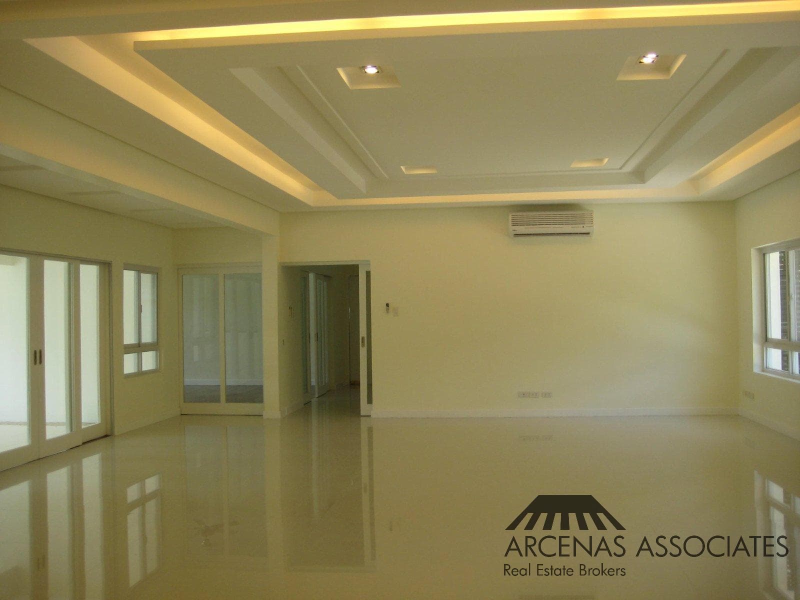 Modern Bungalow House - photo 3