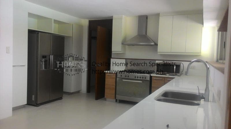 4 bedroom natural wood house for rent in Dasmarinas Village - photo 2