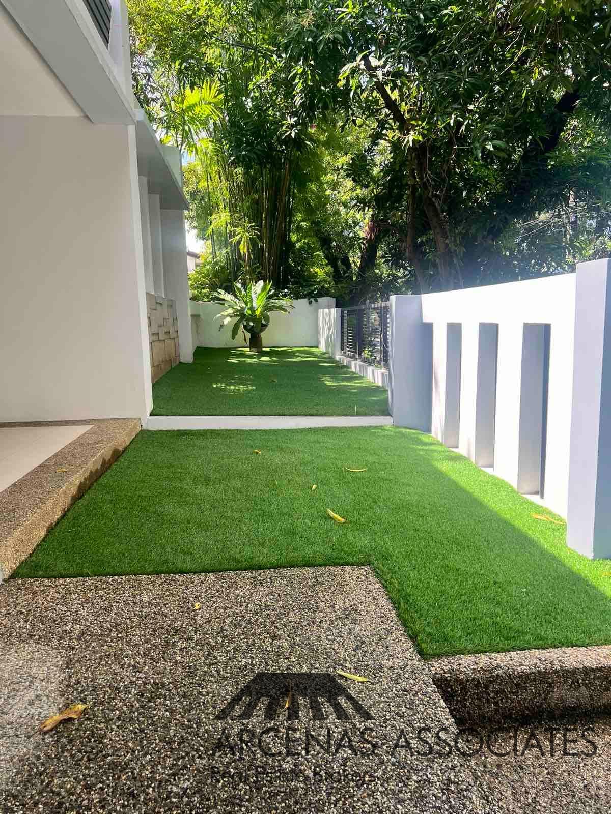 Elegant Modern Residence - photo 2