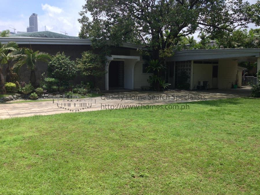 3 bedroom house + den for rent in Urdaneta Village