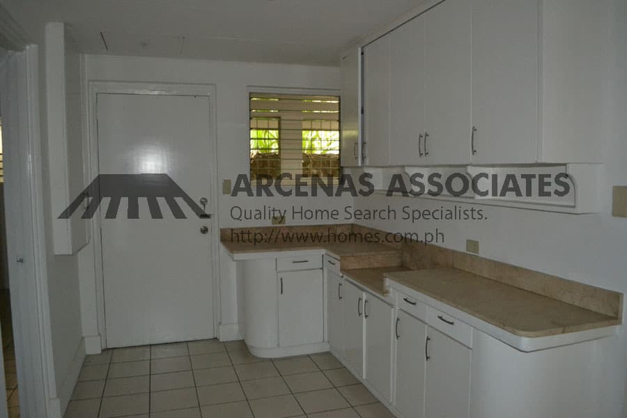 Cozy 4 bedroom house for Sale in Dasmarinas Village - photo 5