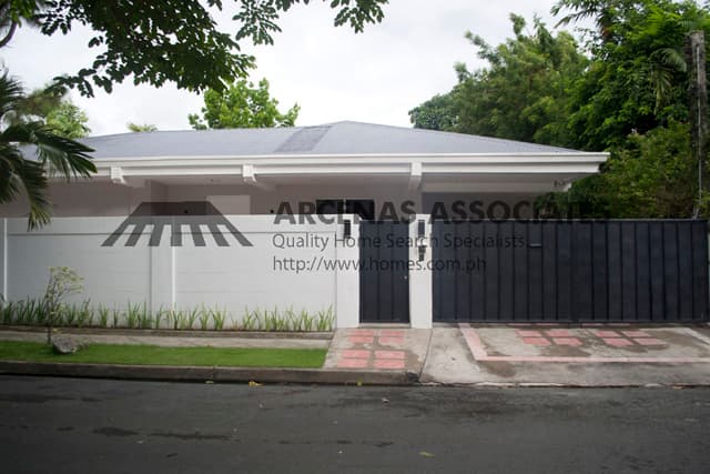 Comfortable three (3) bedroom bungalow - Dasmarinas Village, Makati - photo 1