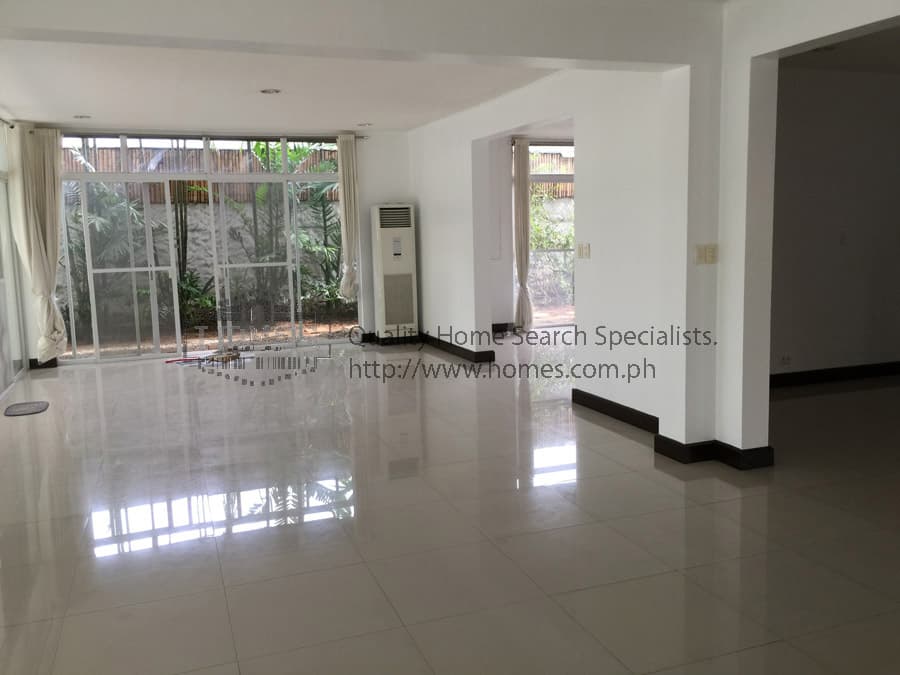 Breezy four (4) bedroom house in Dasmarinas Village - photo 5