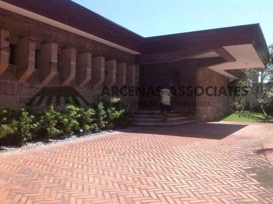 Comfortable (4) four bedroom house for rent in Dasmarinas Village - Dasmarinas Village, Makati - photo 1