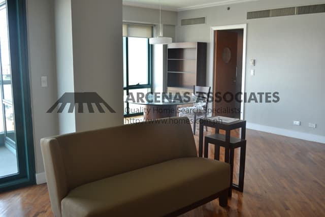 Luxurious two bedroom apartment in Amorsolo West Rockwell - photo 4