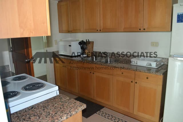 Upscale unit in Hidalgo Place - photo 5