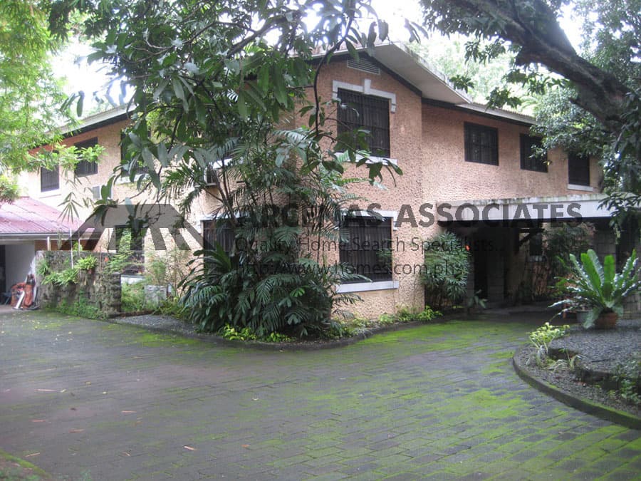 Massive four bedroom house - Forbes Park, Makati - photo 1
