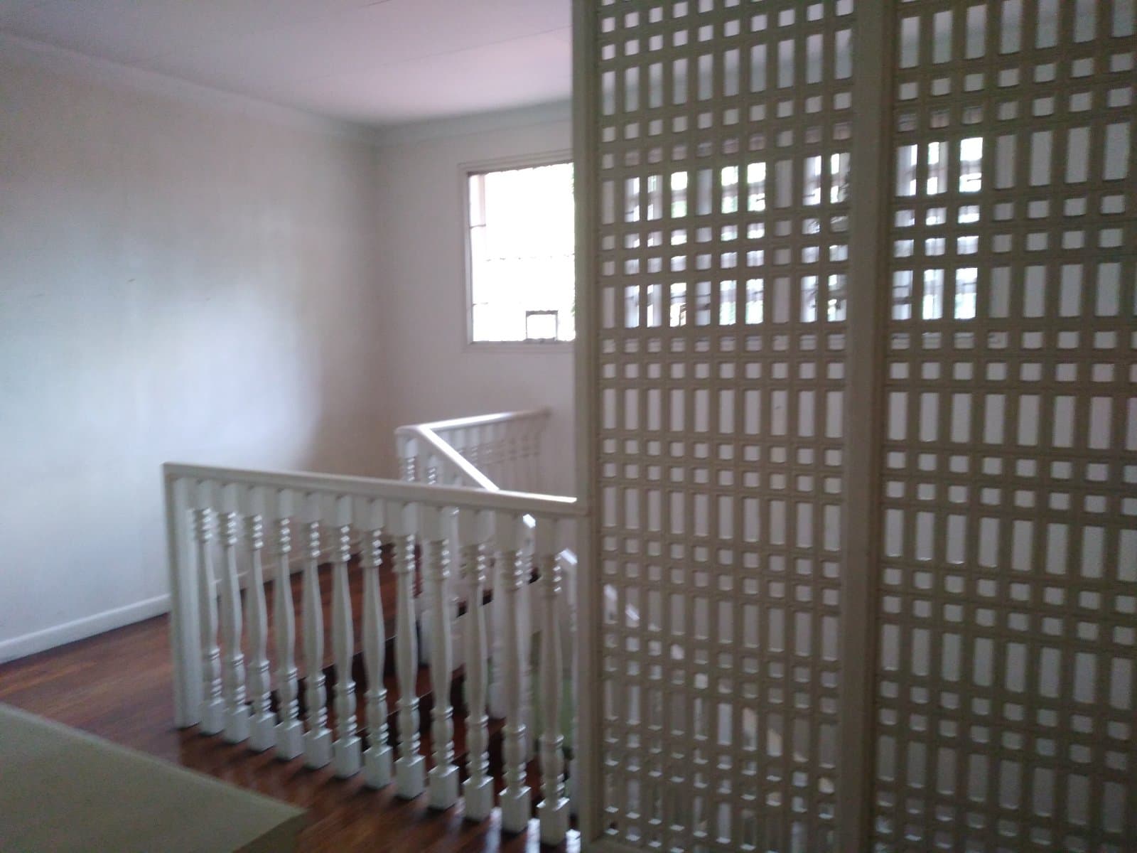 Classically styled 2 storey - photo 2