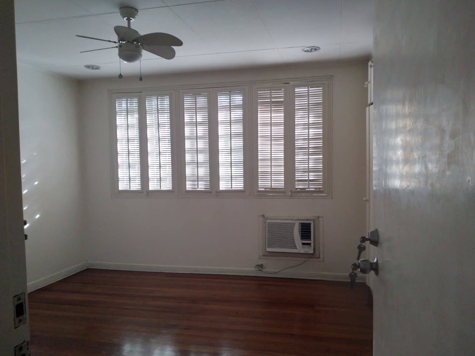 Classically styled 2 storey - photo 4