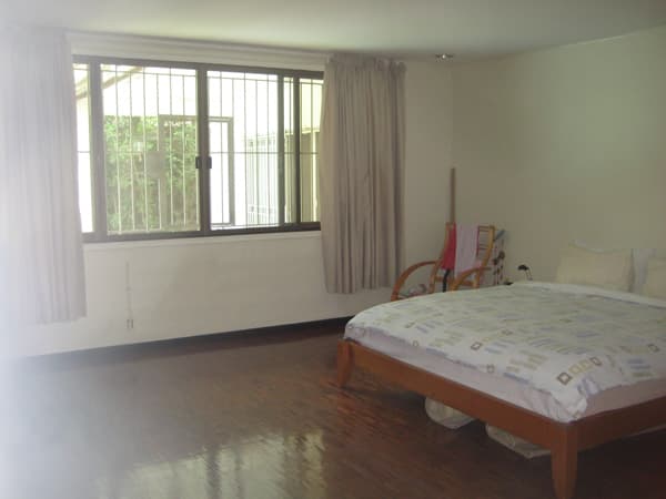 Bright four bedroom house - photo 5