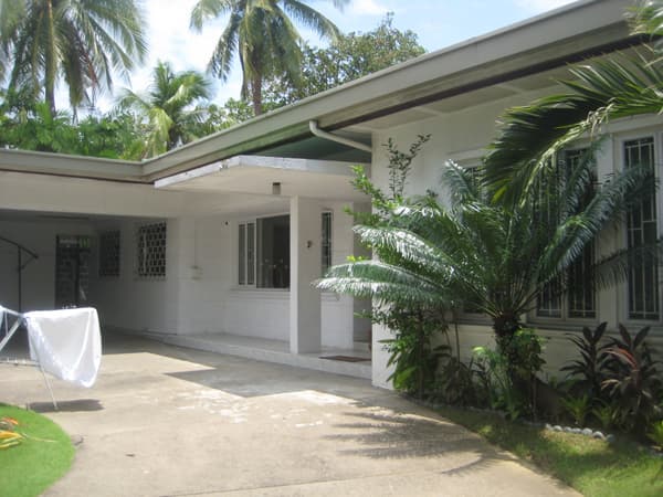 Bright four bedroom house - Dasmarinas Village, Makati - photo 1