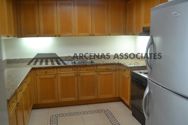 2 bedroom unit in Amorsolo - photo 4