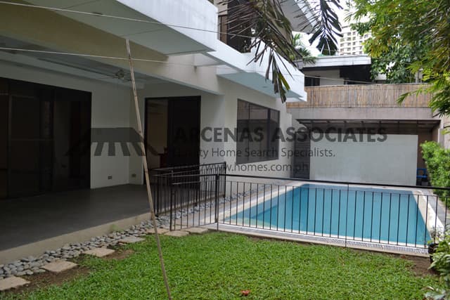 Modern Four Bedroom House - photo 5
