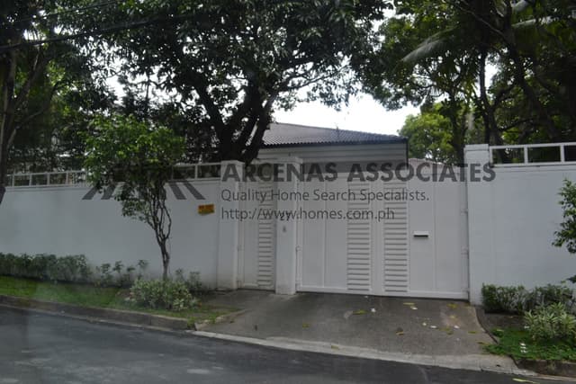 Spacious 5 bedroom house - Forbes Park, Makati - photo 1