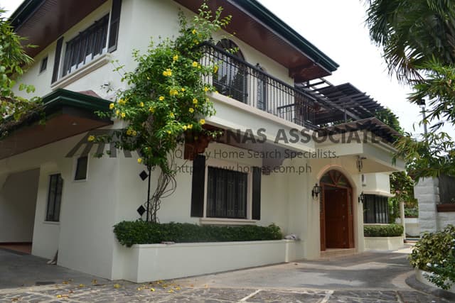 Mediterranean Four bedroom - Ayala Alabang, Muntinlupa - photo 1