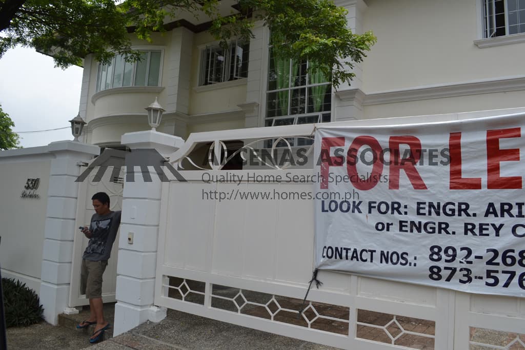 Clean 4 Bedroom - Ayala Alabang, Muntinlupa - photo 1