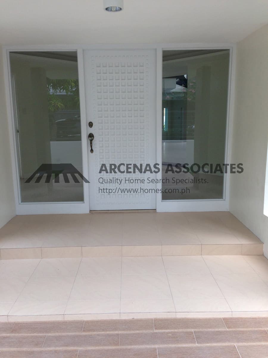 Contemporary 4 bedroom by Tierra - photo 5