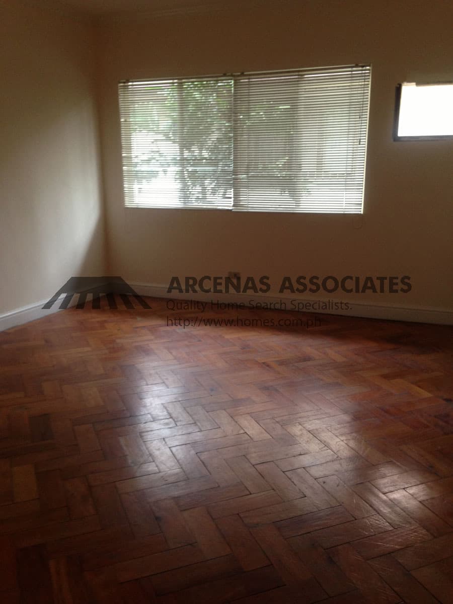 Refurbished duplex 4 bedroom - photo 4