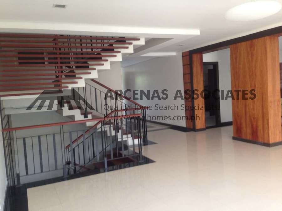 Modern home with 4 bedroom plus den - photo 5