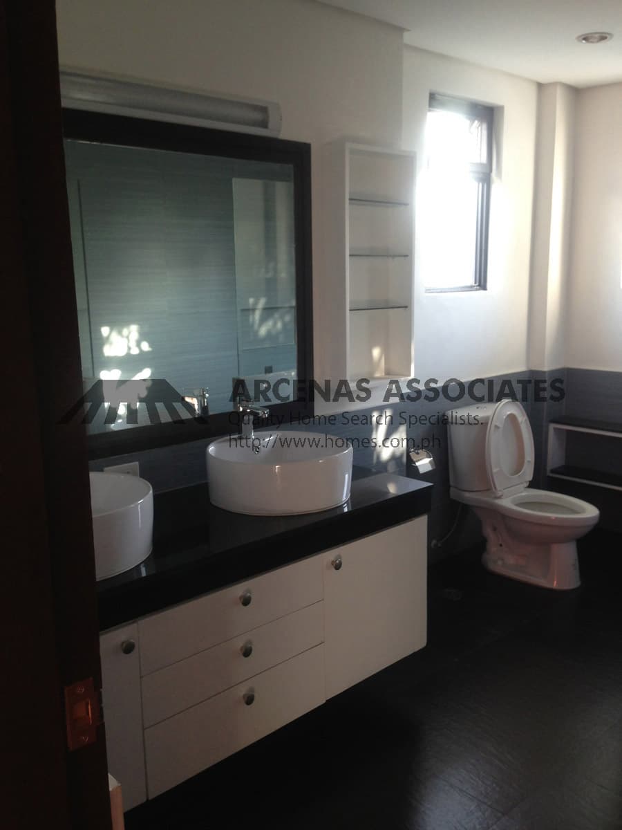 Modern home with 4 bedroom plus den - photo 4
