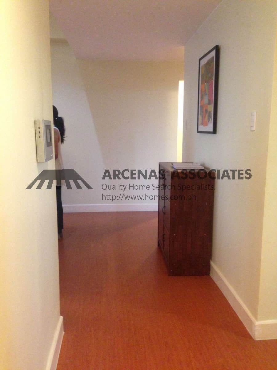 Pretty 2 Bedroom with a View - photo 2