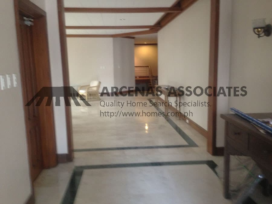 Completely renovated 4 bedroom house - photo 3