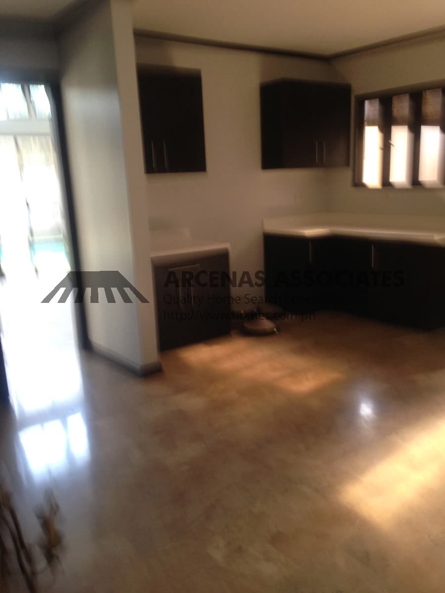 Renovated 3 bedroom - photo 3