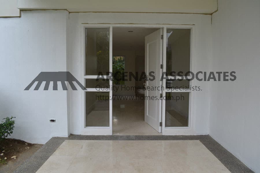 Splendid Modern 5 bedroom - photo 2