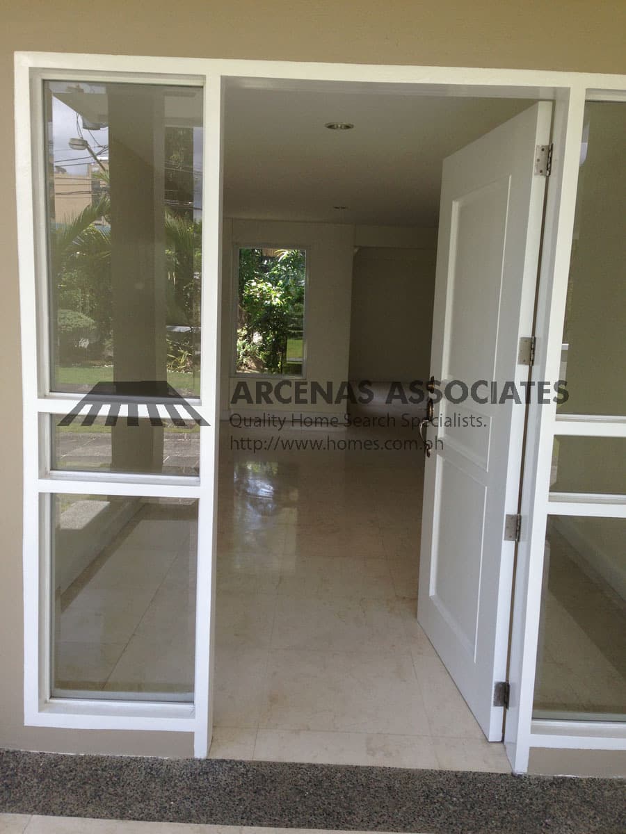 Splendid Modern 5 bedroom - photo 3