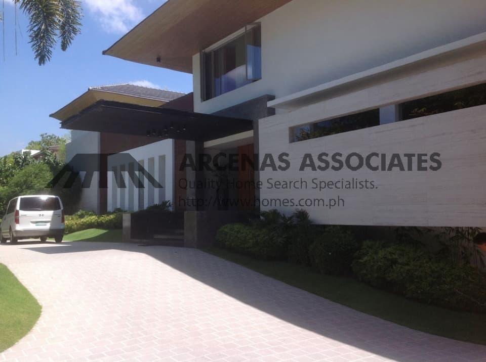 Sophisticated Modern and Elegant 4 Bedroom - Forbes Park, Makati - photo 1