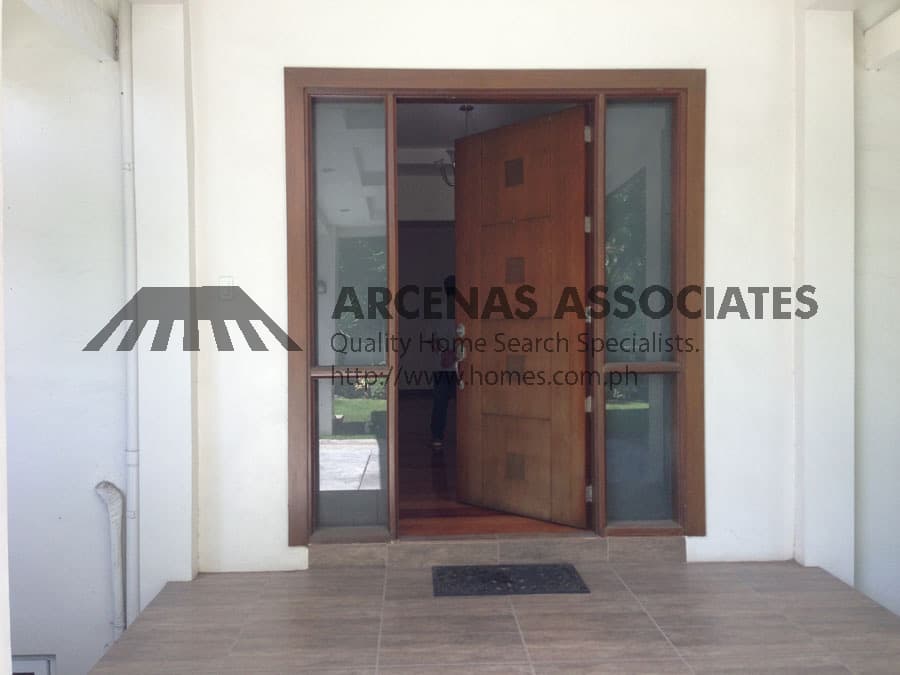 Narra floored Large 4 Bedroom - photo 2