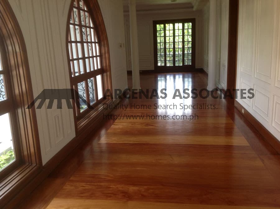 Regal and Luxurious Garden-fresh 6 Room - photo 5