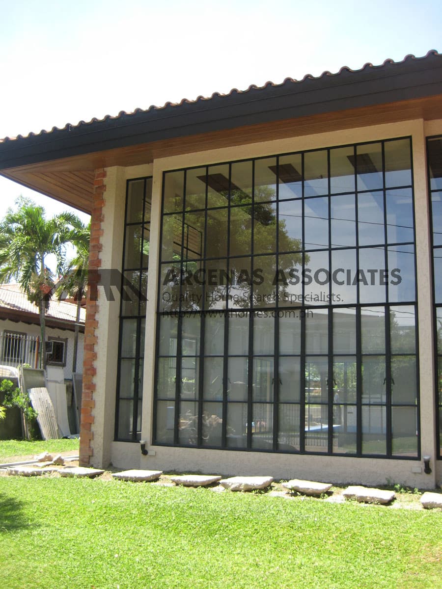 Eclectic Modern 4 Bedroom - photo 2