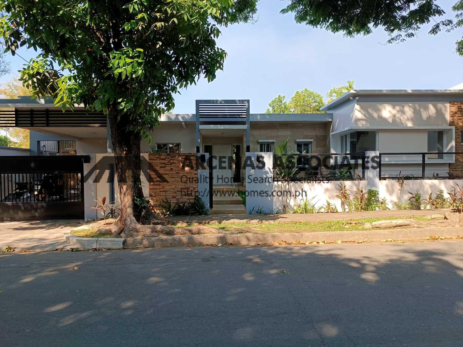 Modern Classic 4 Bedroom - Dasmarinas Village, Makati - photo 1