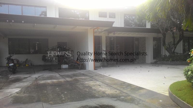 Completely renovated 4 bedroom - photo 3